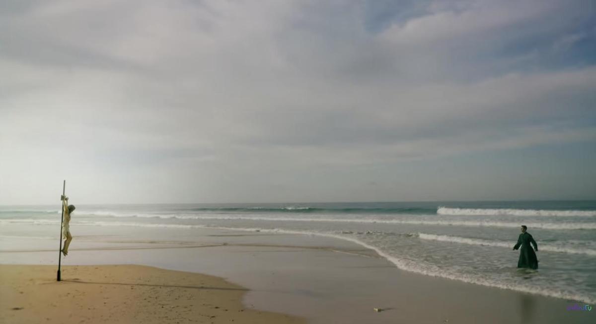 Una de las escenas en playas gaditanas, en 'Ella, maldita alma'