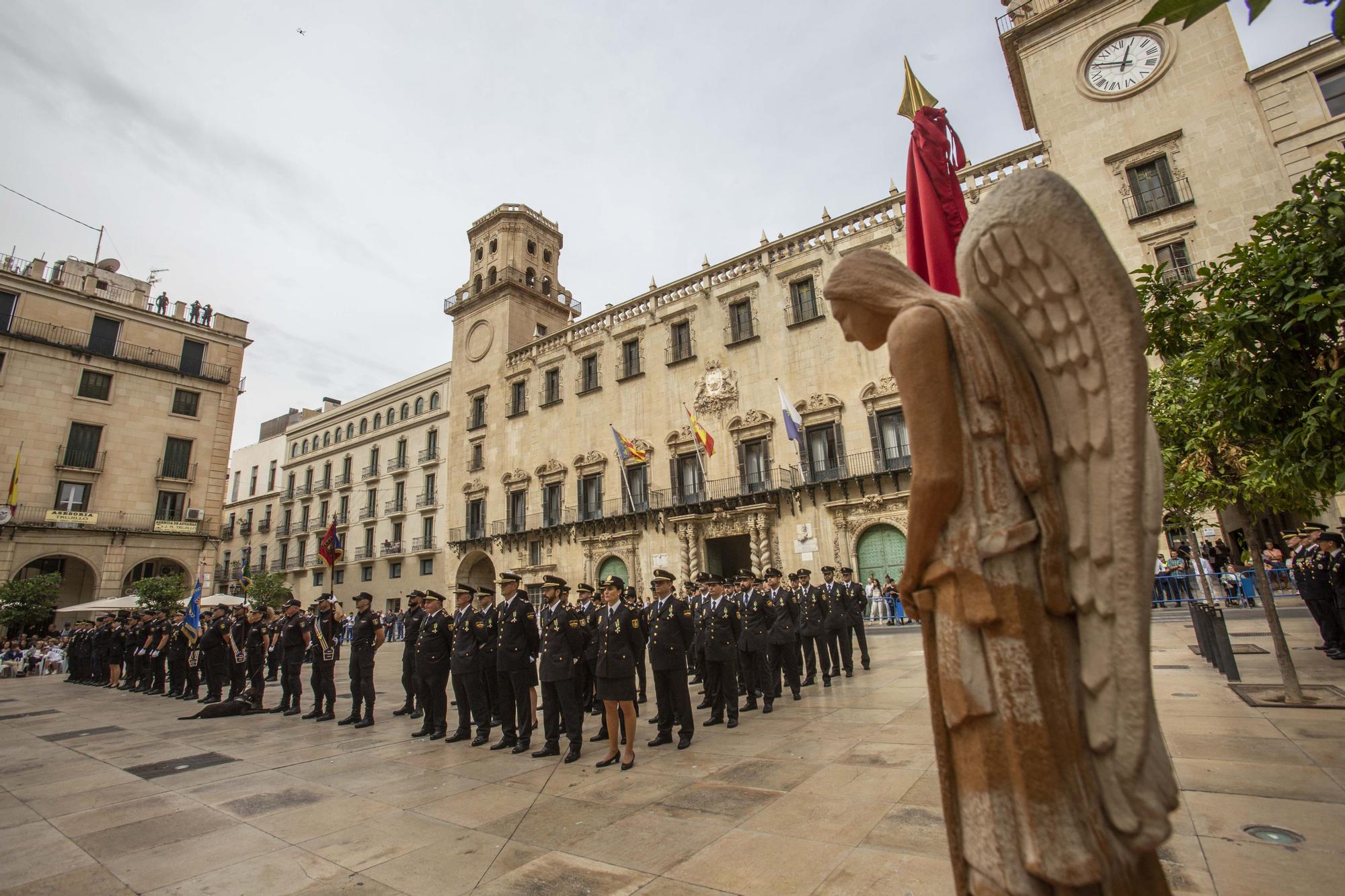 Actos de celebración del Patrón de la Policía Nacional en Alicante.