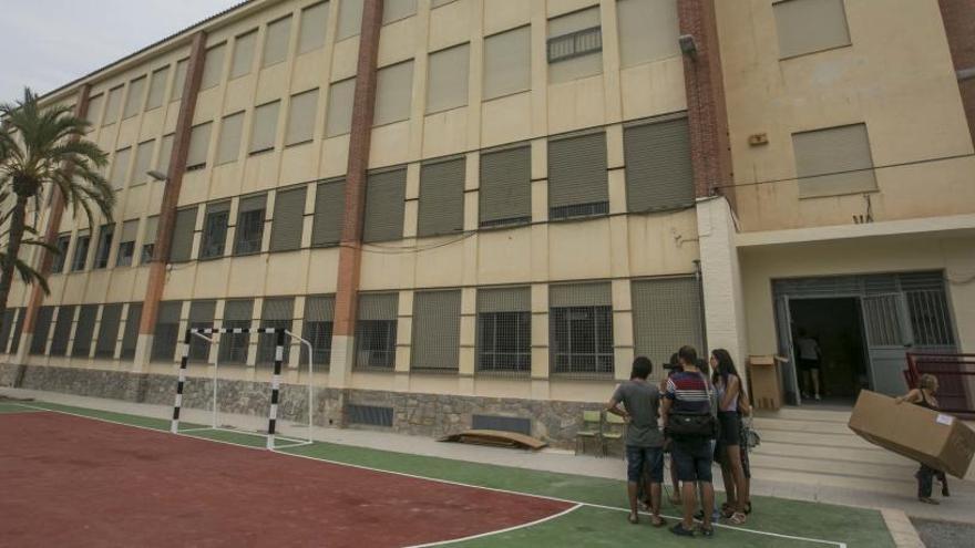 El colegio Carlos III acoge a los primeros alumnos del colegio 37.