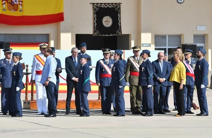 10/12/2019 TELDE.  El Mando Aéreo de Canarias celebra la festividad de Nuestra Señoara del Loreto, Patrona del Ejército del Aire, con imposición de condecoraciones, homenaje alos Caídos y Desfile.  Fotógrafa: YAIZA SOCORRO.  | 10/12/2019 | Fotógrafo: Yaiza Socorro