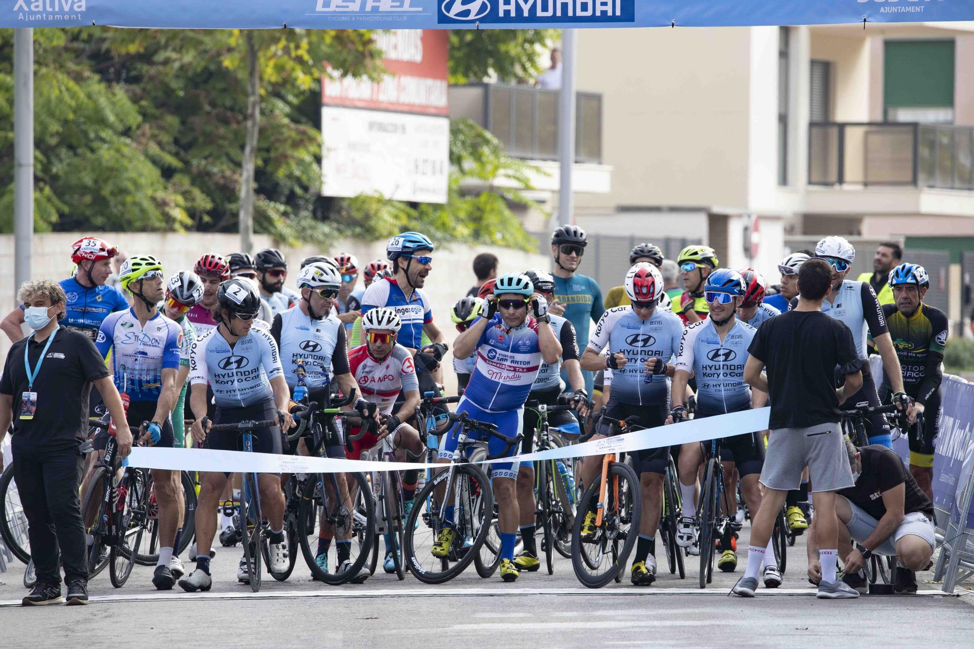 El paracycling se adueña de las calles de Xàtiva