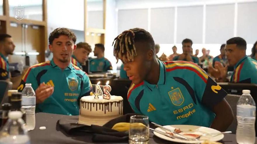 Así fue la celebración del cumpleaños de Nico Williams con España