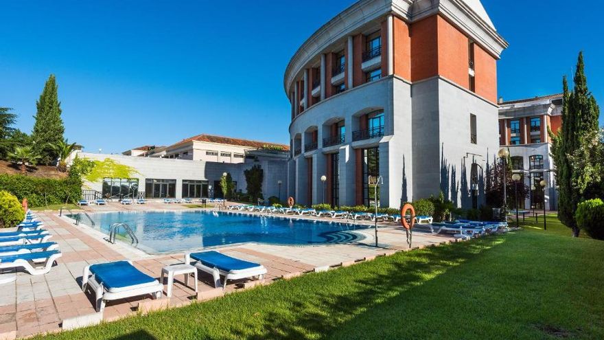 Grave un niño de 10 años tras sufrir un ahogamiento en la piscina de un hotel de Mérida