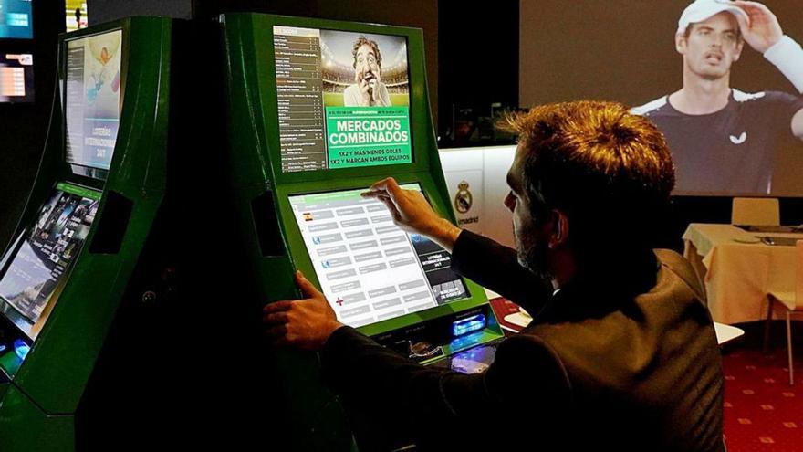 Los alicantinos encabezan el gasto en bingo y máquinas de azar