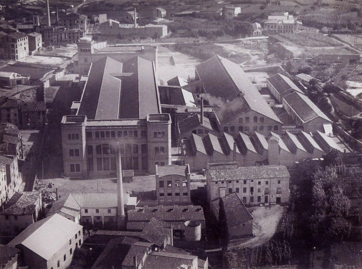 Fotografies històriques de la Fàbrica Nova