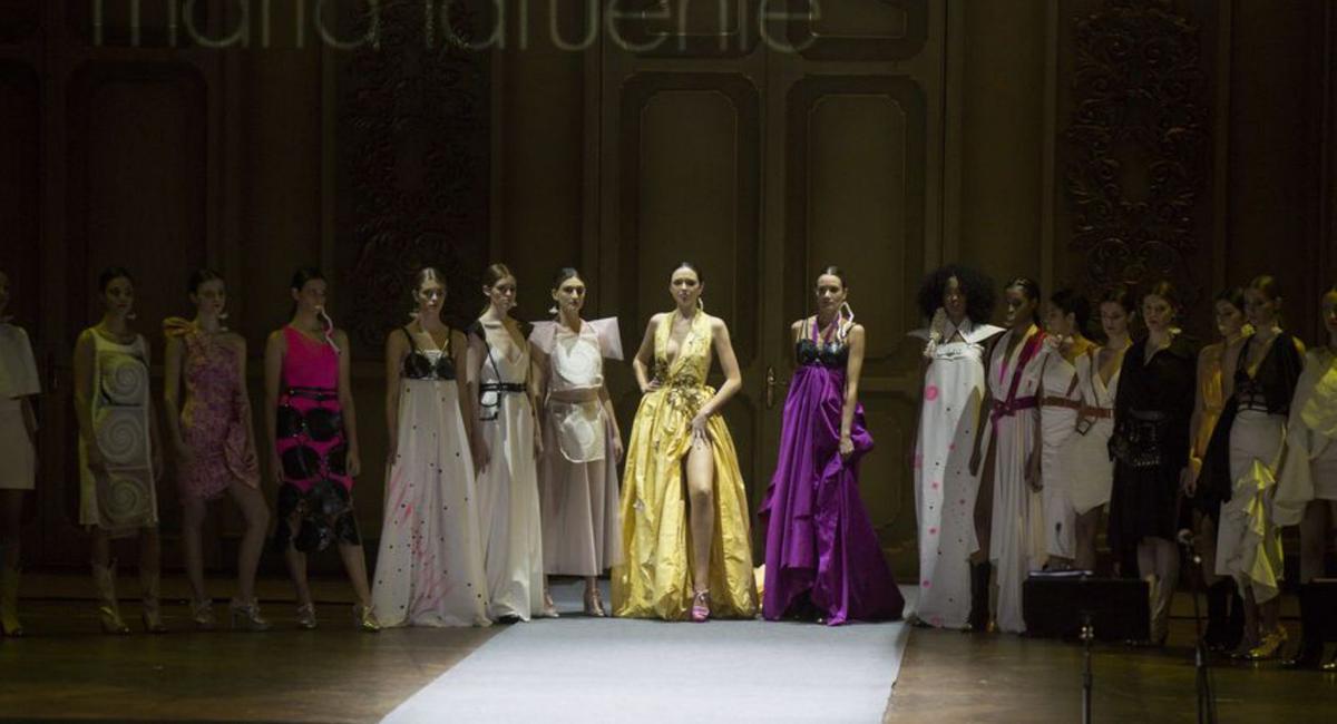 María Lafuente clausura la pasarela de Madrid con su moda sostenible