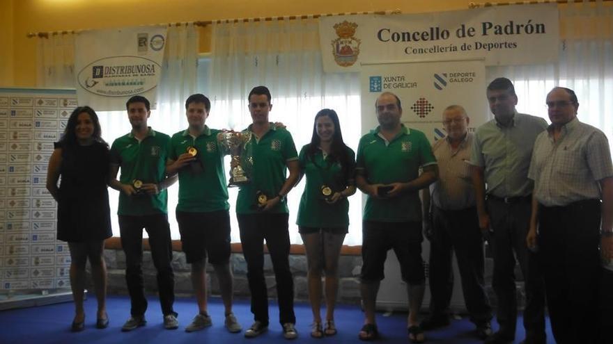 El equipo murciano, en la entrega de trofeos.