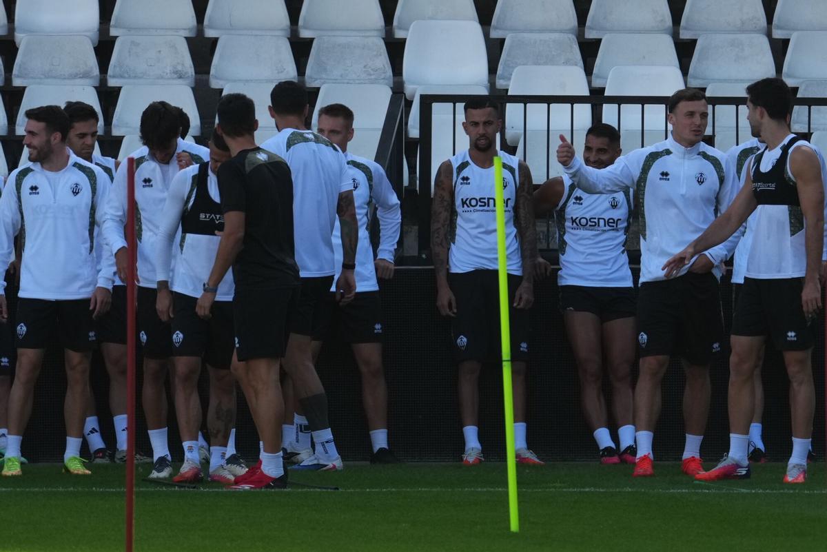 Galería | El CD Castellón entrena en el SkyFi Castalia antes de recibir al Sporting