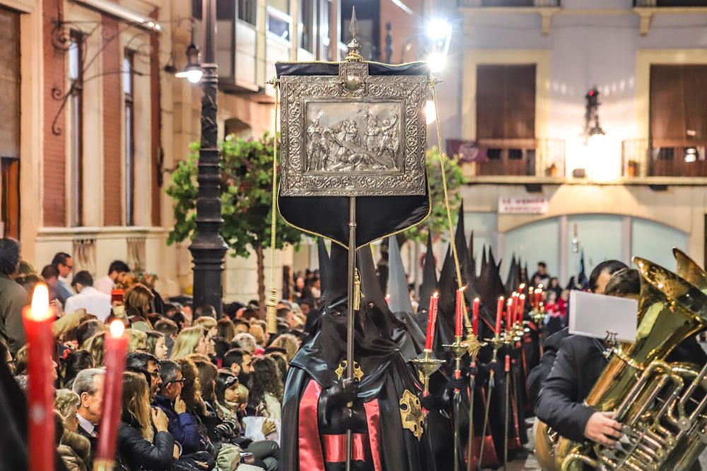 Nuestro Padre Jesús de la Caída lució símbolos de luto por el fallecimiento de María Dolores Castejón, Porta Guión de este año que falleció recientemente