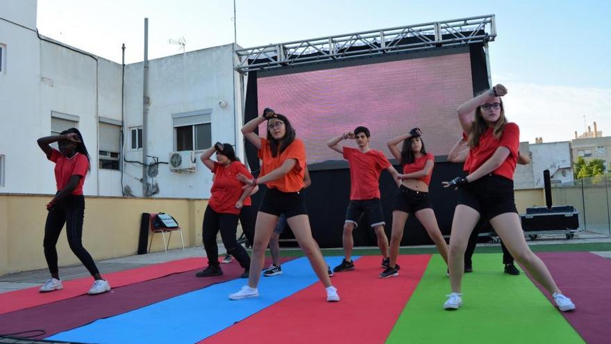 K-Pop, fotografía y escritura creativa en el nuevo curso de Gent Jove Aldaia