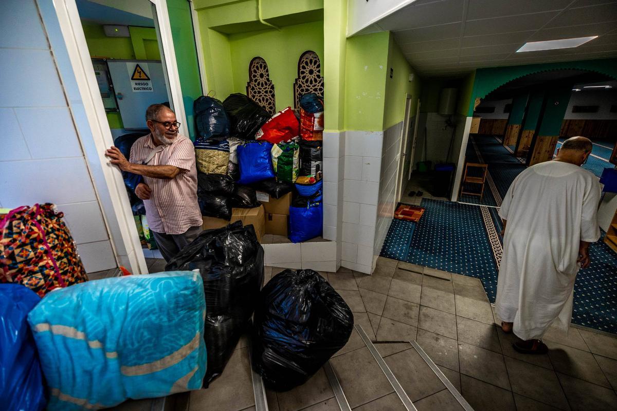La mezquita de Trinitat Vella acumula donaciones materiales para ayudar a las víctimas del terremoto de Marruecos.