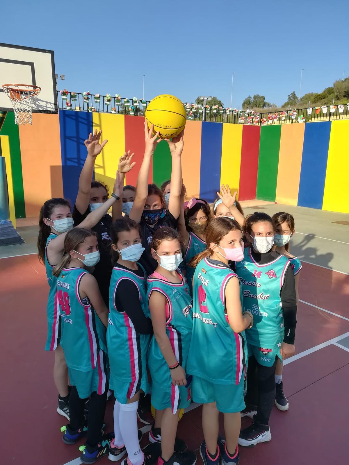 Las minibásket femenino, tras un entrenamiento.