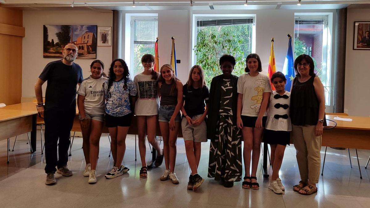 Les representants que van participar en la clausura del curs del Consell d'Infants i Joves