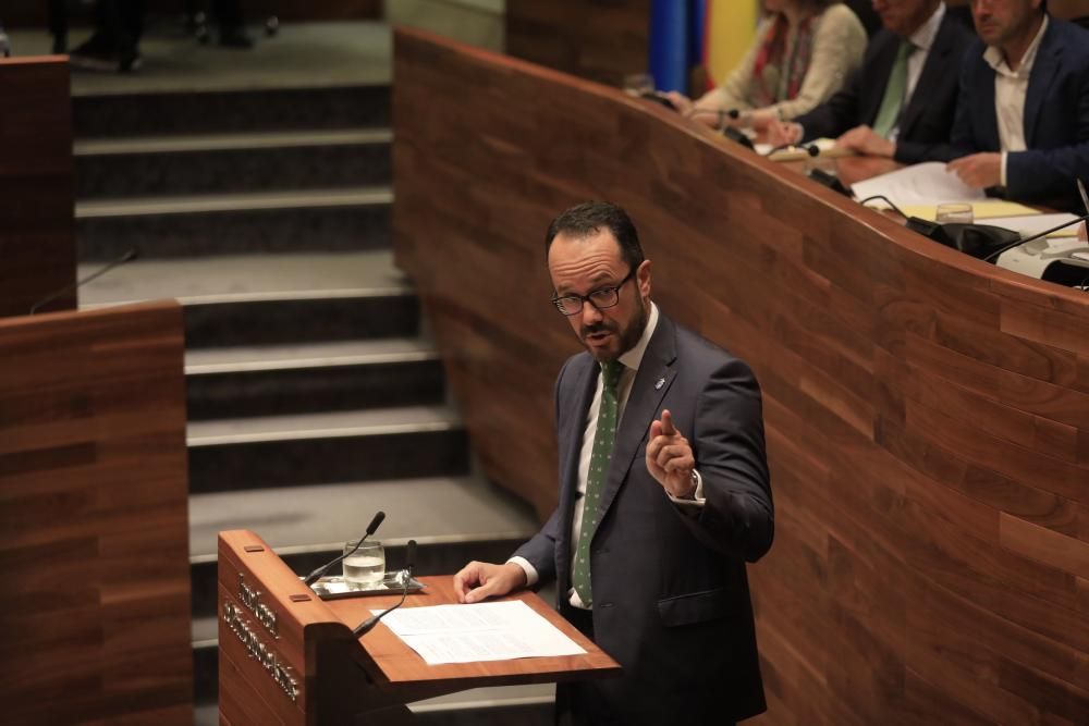 Segunda sesión del pleno de investidura en la Junta.