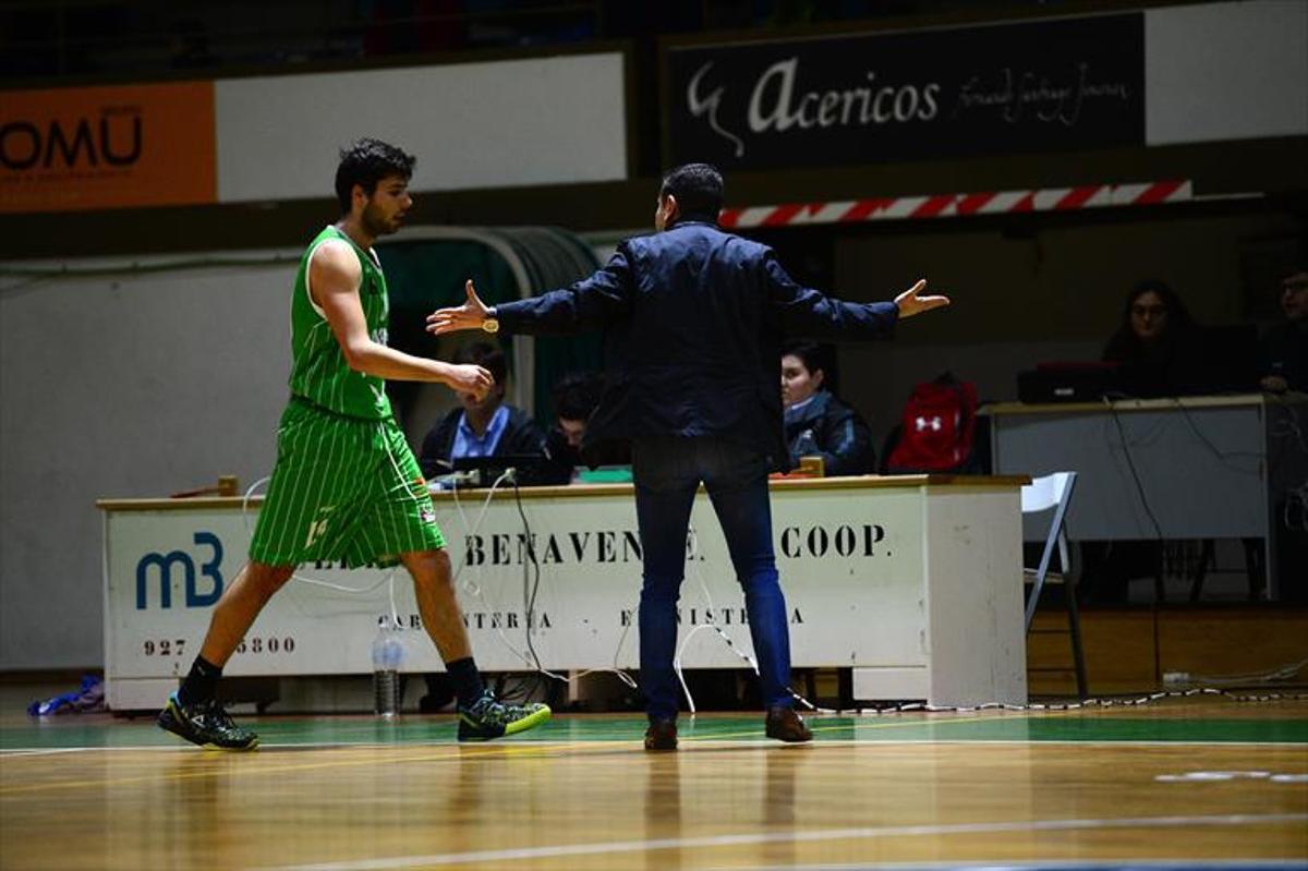 Cáceres sigue, pero Plasencia cae