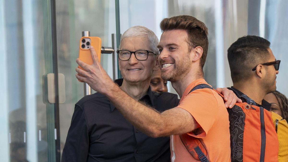 Tim Cook, sucesor de Steve Jobs, se despide de Apple