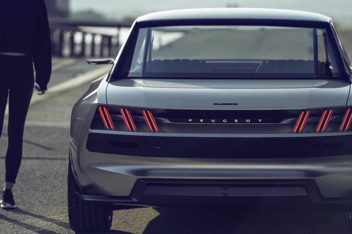 El Peugeot e-Legend Concept