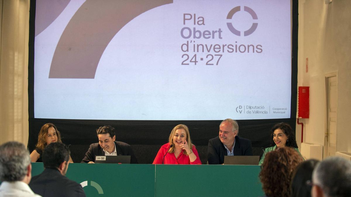 Enguix presenta el Pla Obert de ayuda a las Mancomunidades.