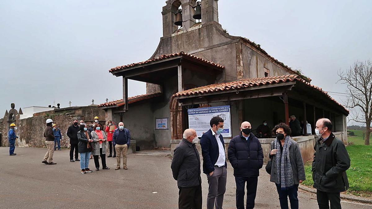 Visita institucional a la iglesia.