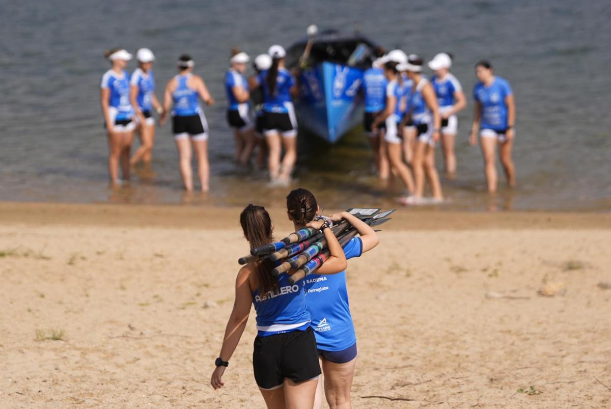 La Liga de Traineras arranca por primera vez en Madrid con 450 remeros en el embalse de Riosequillo.