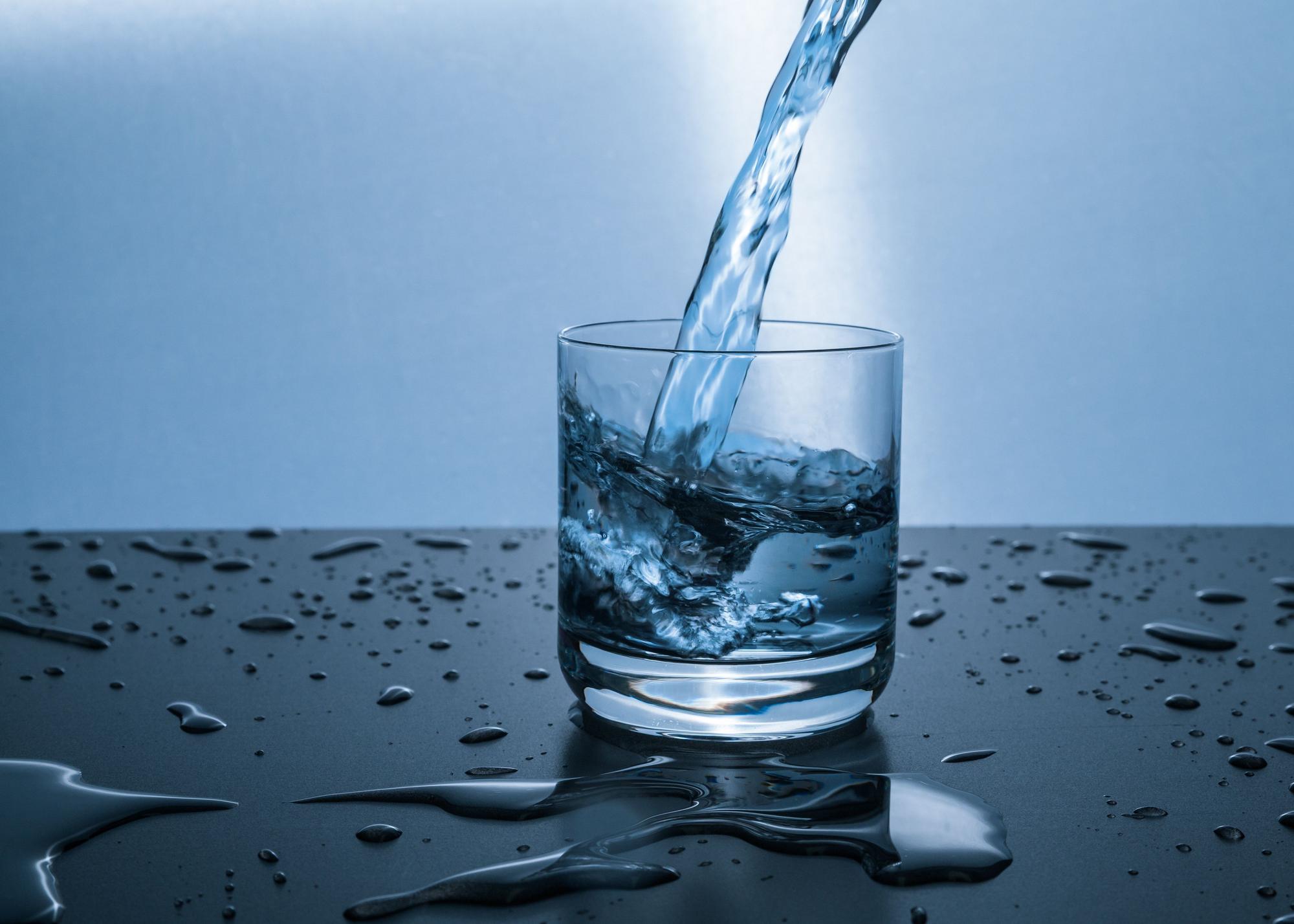 Cómo emplear el agua oxigenada en nuestra casa | Usos del agua oxigenada  para la limpieza del hogar que no conocías