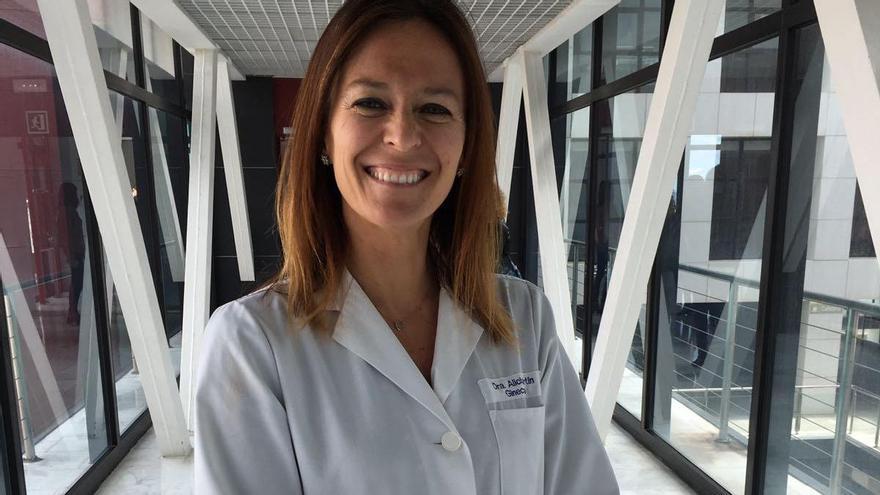 Alicia Martín, jefe del servicio de Obstetricia y Ginecología del Materno: «El cribado de cáncer de cérvix es una necesidad perentoria»