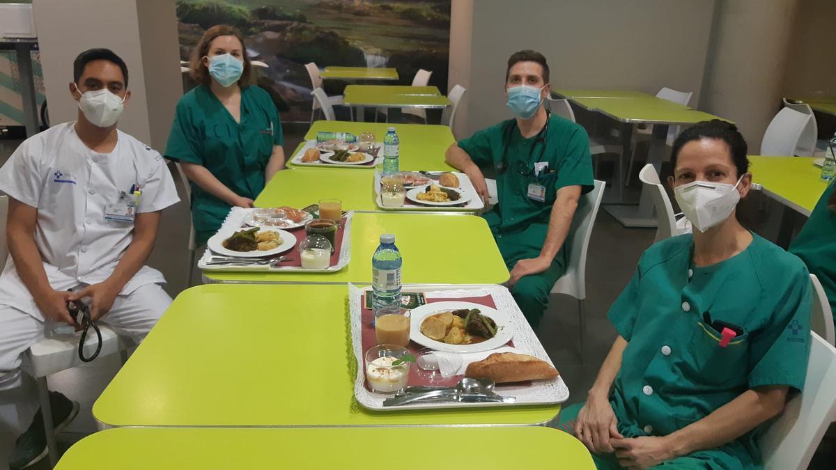 Médicos de guardia en Cabueñes durante la cena