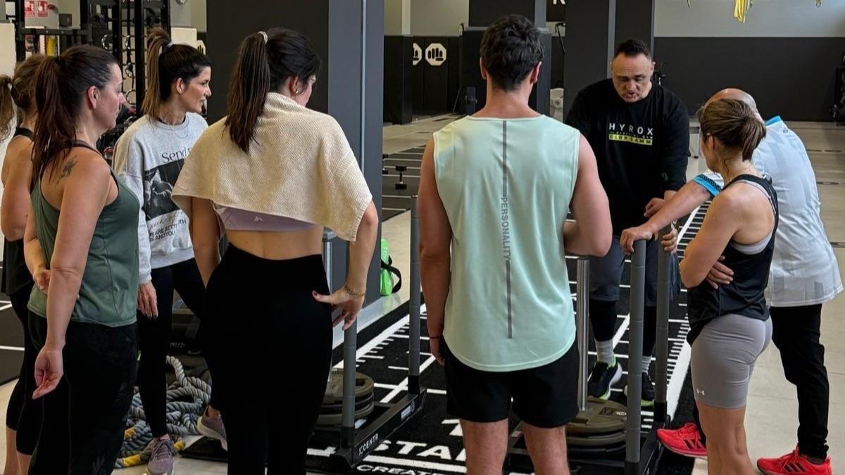 Un entreno de hyrox en las instalaciones de Club Camm en Santiago