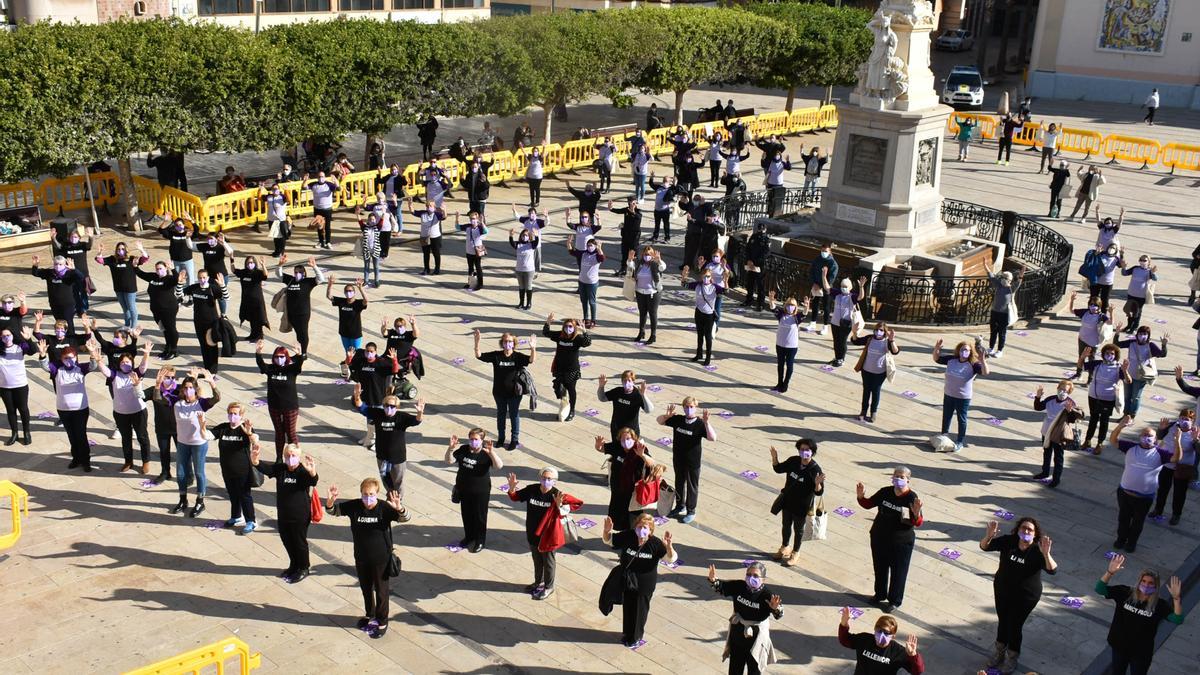 «Performance» en Alfafar como protesta contra la violencia machista.