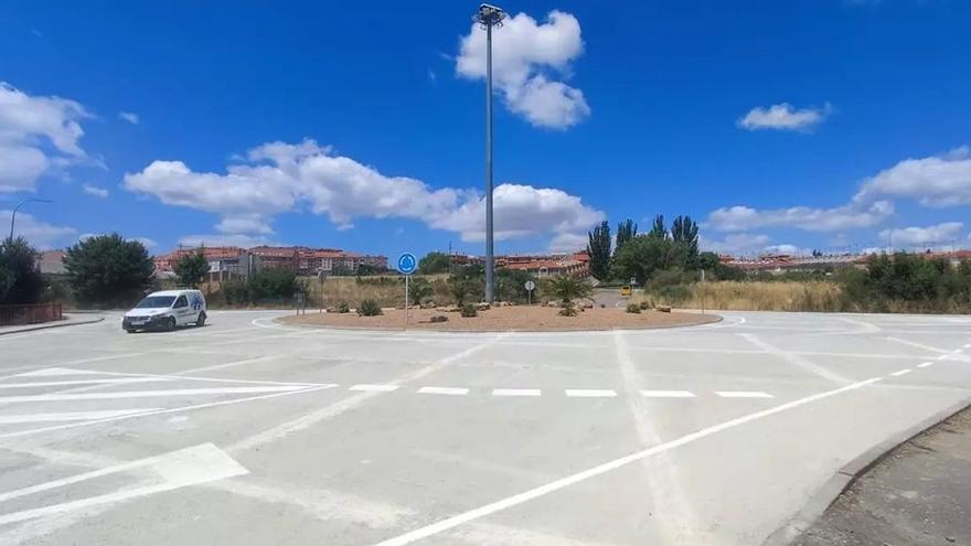 Rotonda de la avenida León. | J. A. G.