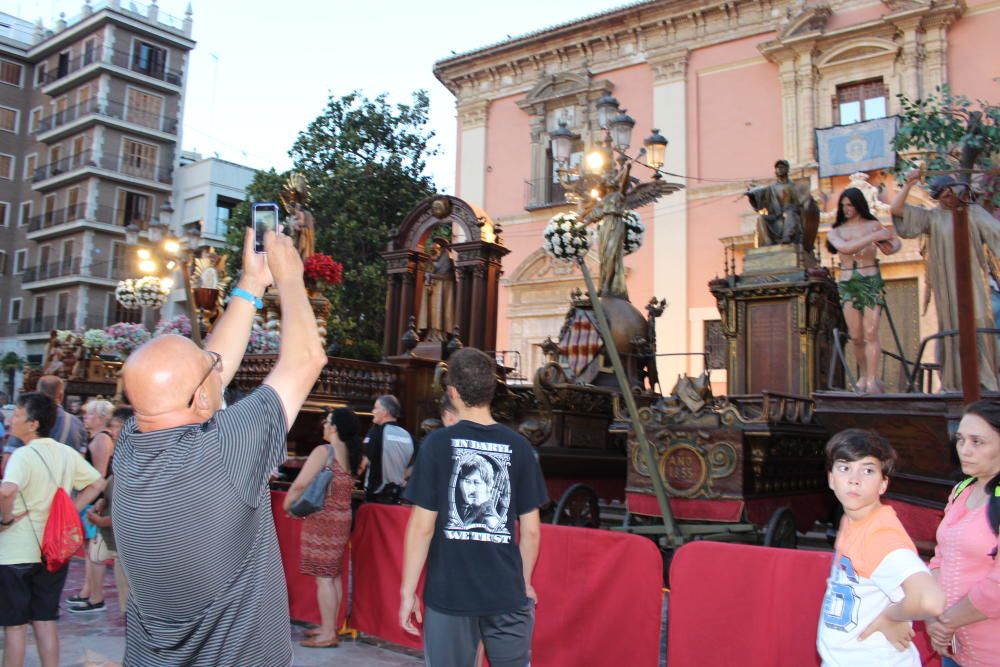 Traslado de las Rocas a la Plaza de la Virgen