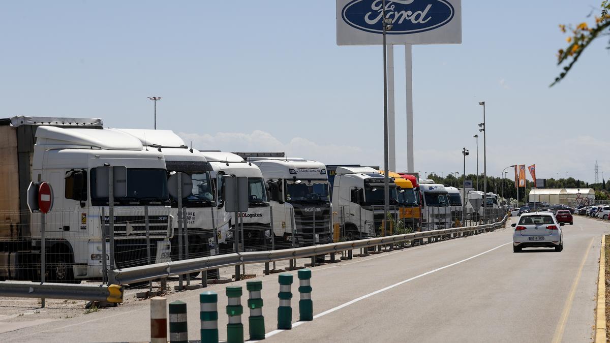 La Plataforma del transporte de mercancías no convocará paros de momento.