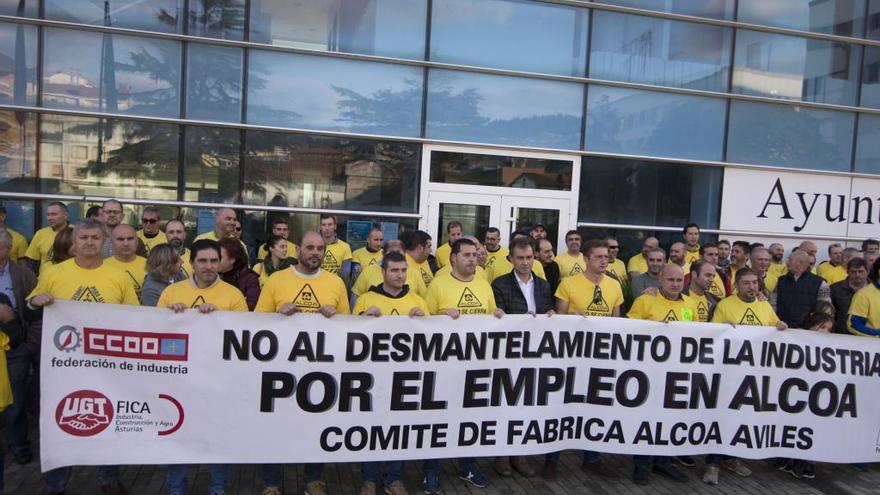 Concentración de los trabajadores de Alcoa en Luanco (Gozón)