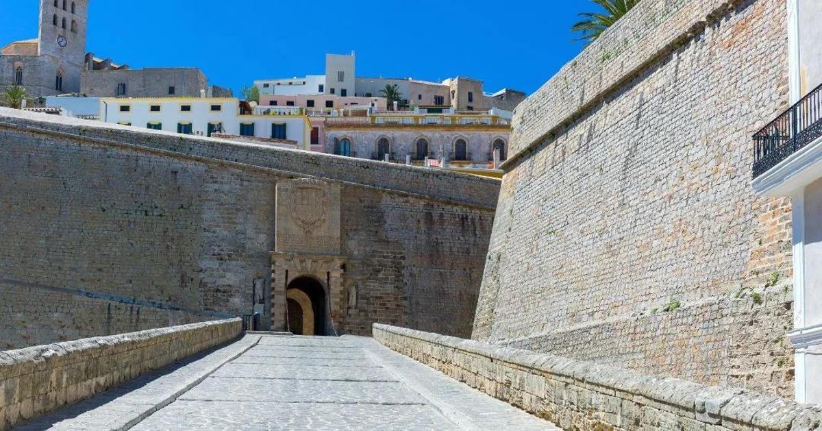 Portal de ses Taules, one of the entrances to the walled city of Ibiza.