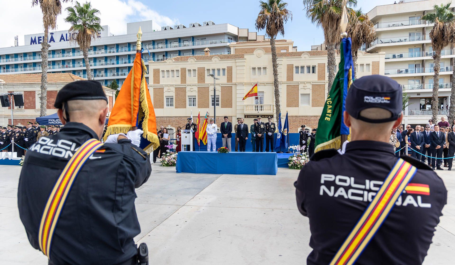 La Policía Nacional celebra en Alicante el día de su patrón
