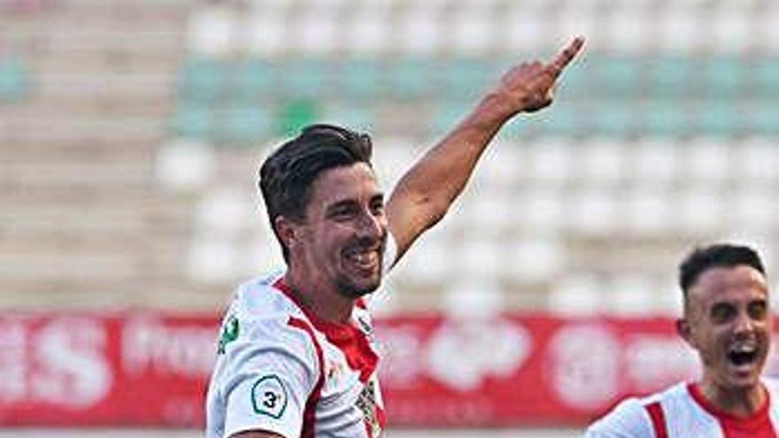 Coque celebra un gol con el Zamora CF.