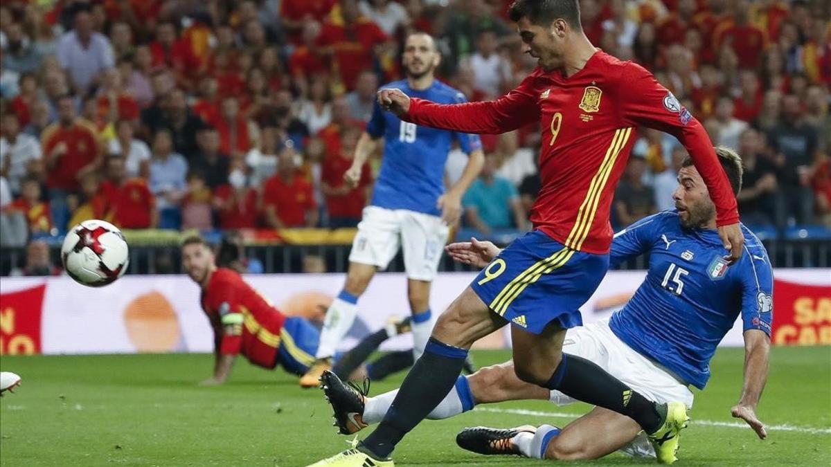 Morata marca el tercer gol de la selección española en el partido contra Italia del sábado pasado