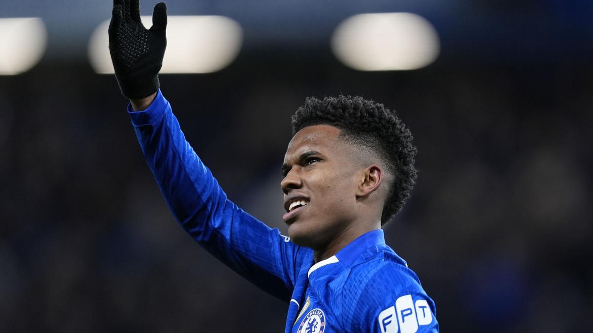 Estevao, del Chelsea, celebra su golazo ante el Barça el martes en Samford Bridge.