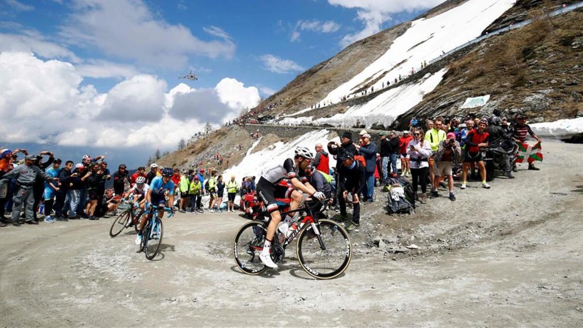 Dumoulin tiene que arriesgar para desbancar a Froome.