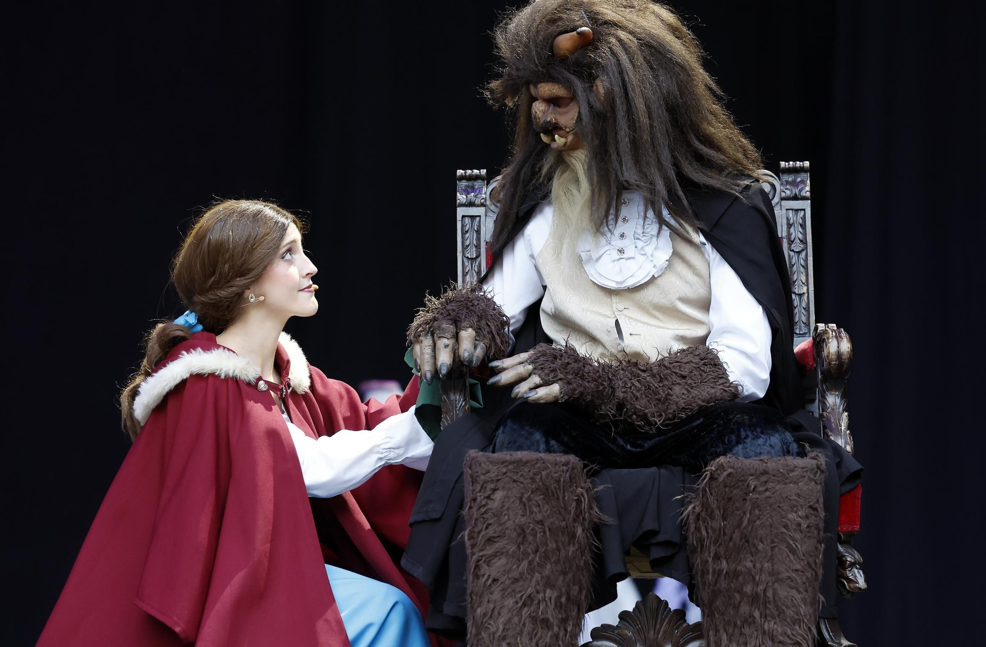 Castrelos se contagia de la magia de «La Bella y la Bestia»