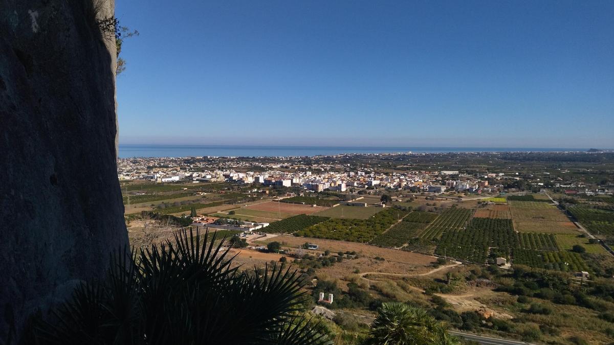 Imagen del núcleo urbano de El Verger tomada desde la Serra de Segària