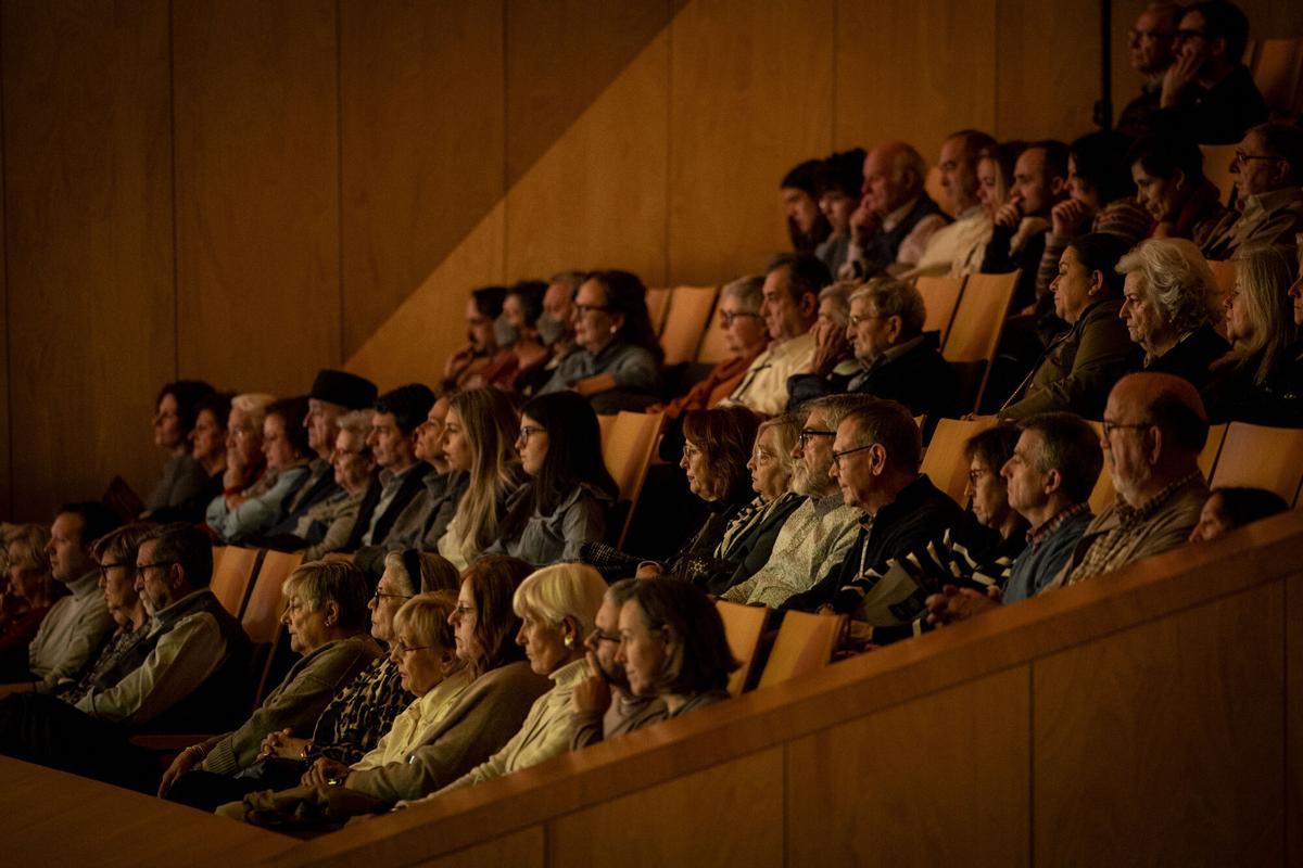 En imágenes |  El gran concierto de Año Nuevo colma de emoción una sala Mozart a rebosar El gran concierto de Año Nuevo colma de emoción una sala Mozart a rebosar