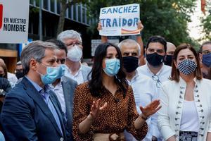 Feijóo i Arrimadas s’alien per primera vegada per donar la batalla lingüística a Catalunya