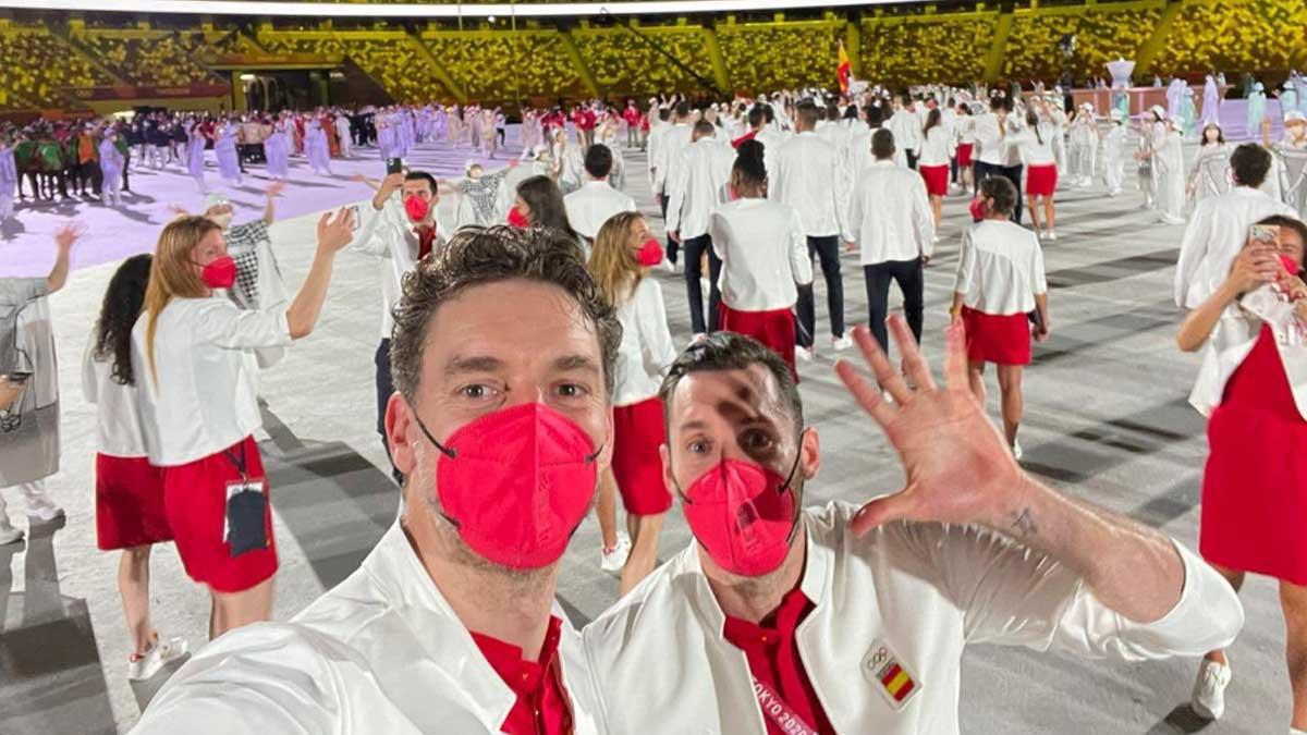 Pau Gasol, junto a Rudy Fernández, en la ceremonia de inauguración.