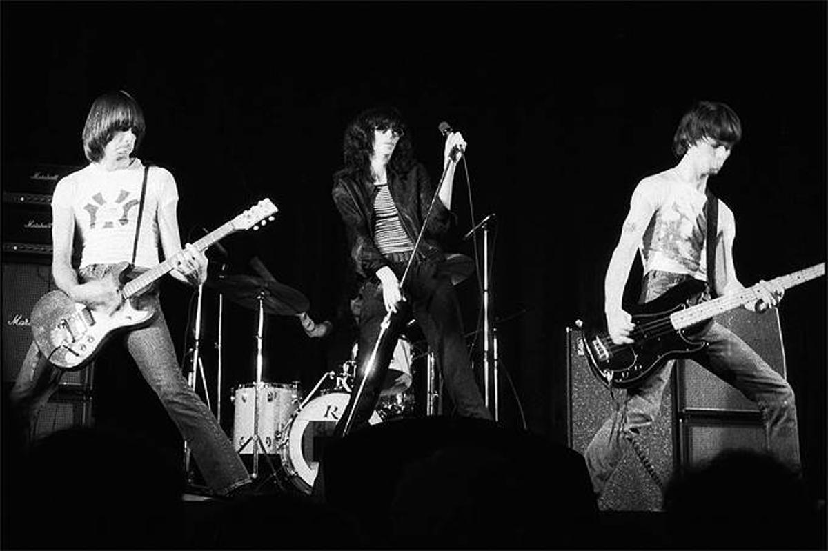 Ramones, en una actuación en 1976