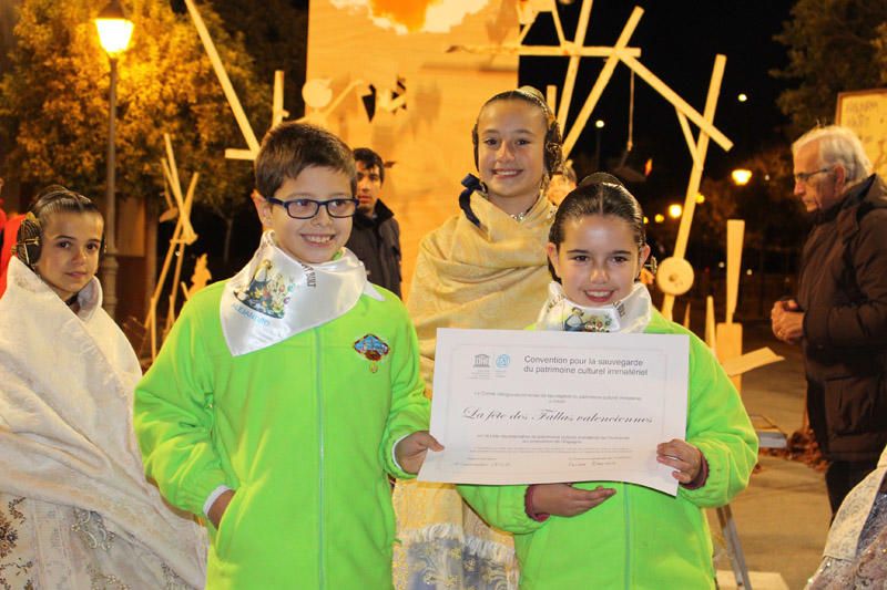 Entrega de los certificados de la Unesco a las Fallas infantiles