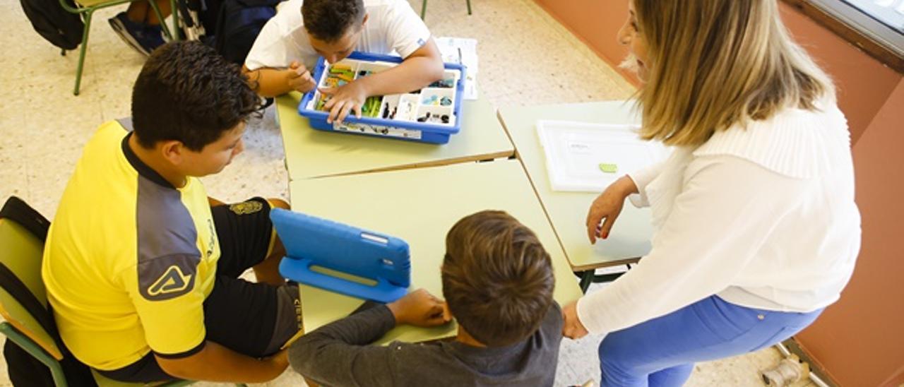 Un campus escolar organizado por el Ayuntamiento capitalino.