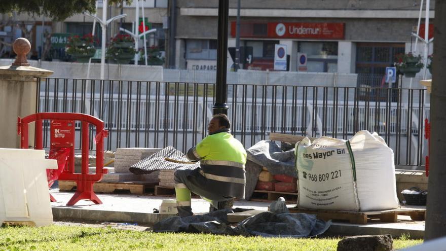 La nueva contrata del alumbrado público amenaza con despidos