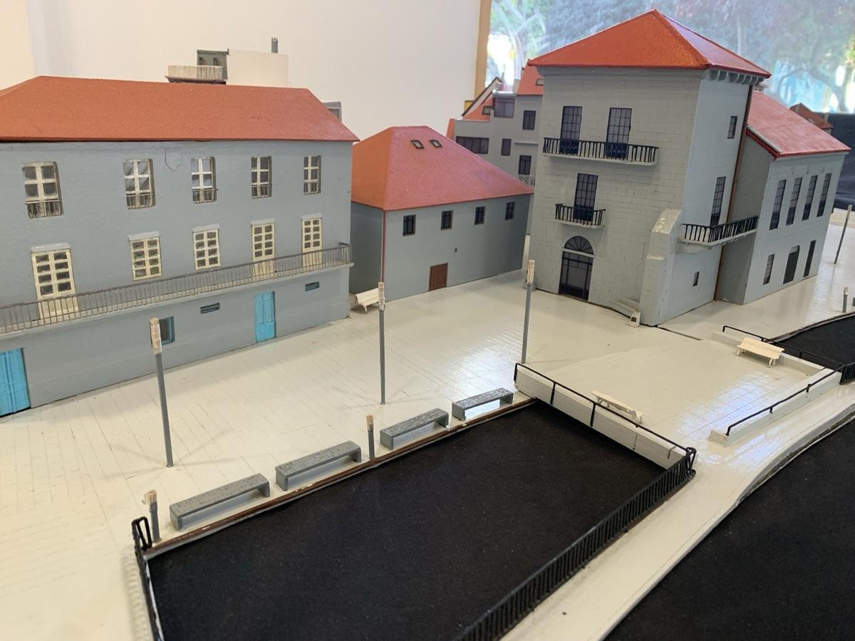 Gene Muíños Reboredo expone en «A nosa pequena vila» maquetas a escala de edificios de Redondela