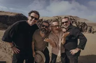 Julián Saldarriaga, de Love of Lesbian, en su gira de despedida antes del parón: "Es inevitable que nuestro vínculo con A Coruña y con Galicia sea muy intenso y muy cercano"